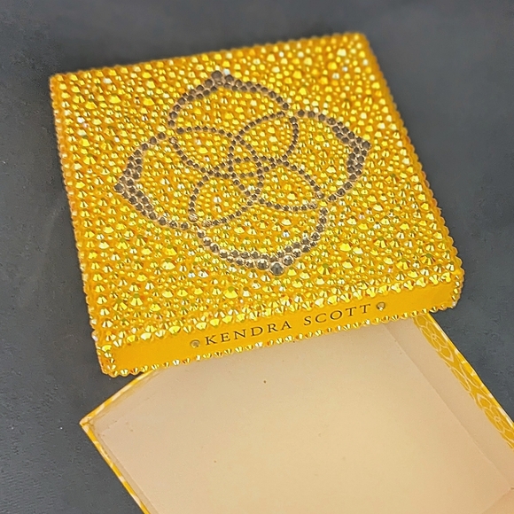 Bling Kendra Scott Box - Picture 2 of 5
